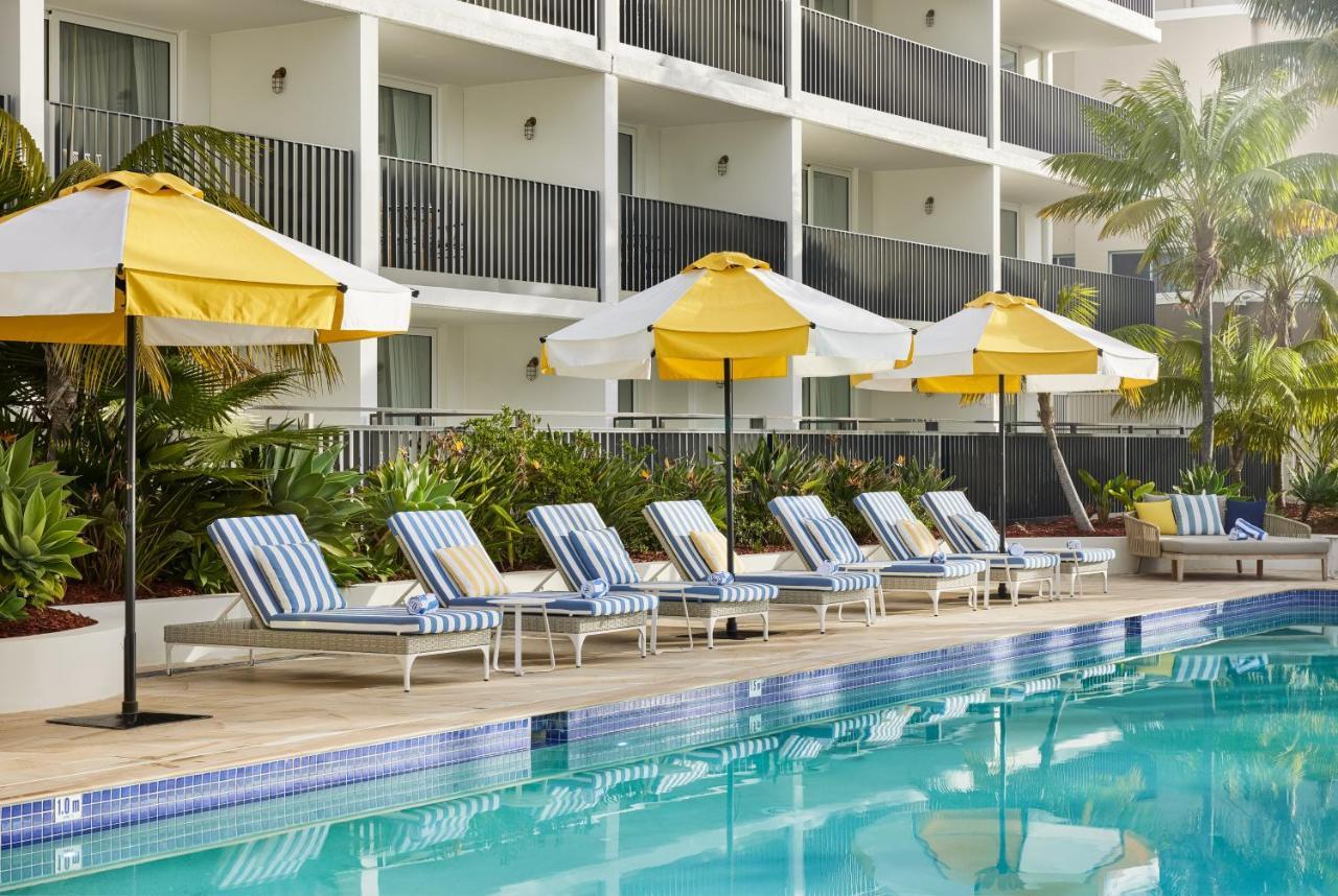 The Beachcomber Hotel & Resort, Ascend Hotel Collection Toukley Exteriér fotografie The pool at The Standard, East Village