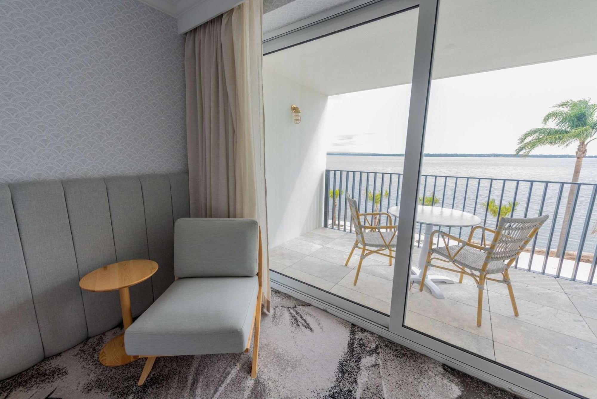 The Beachcomber Hotel & Resort, Ascend Hotel Collection Toukley Exteriér fotografie A room at the hotel