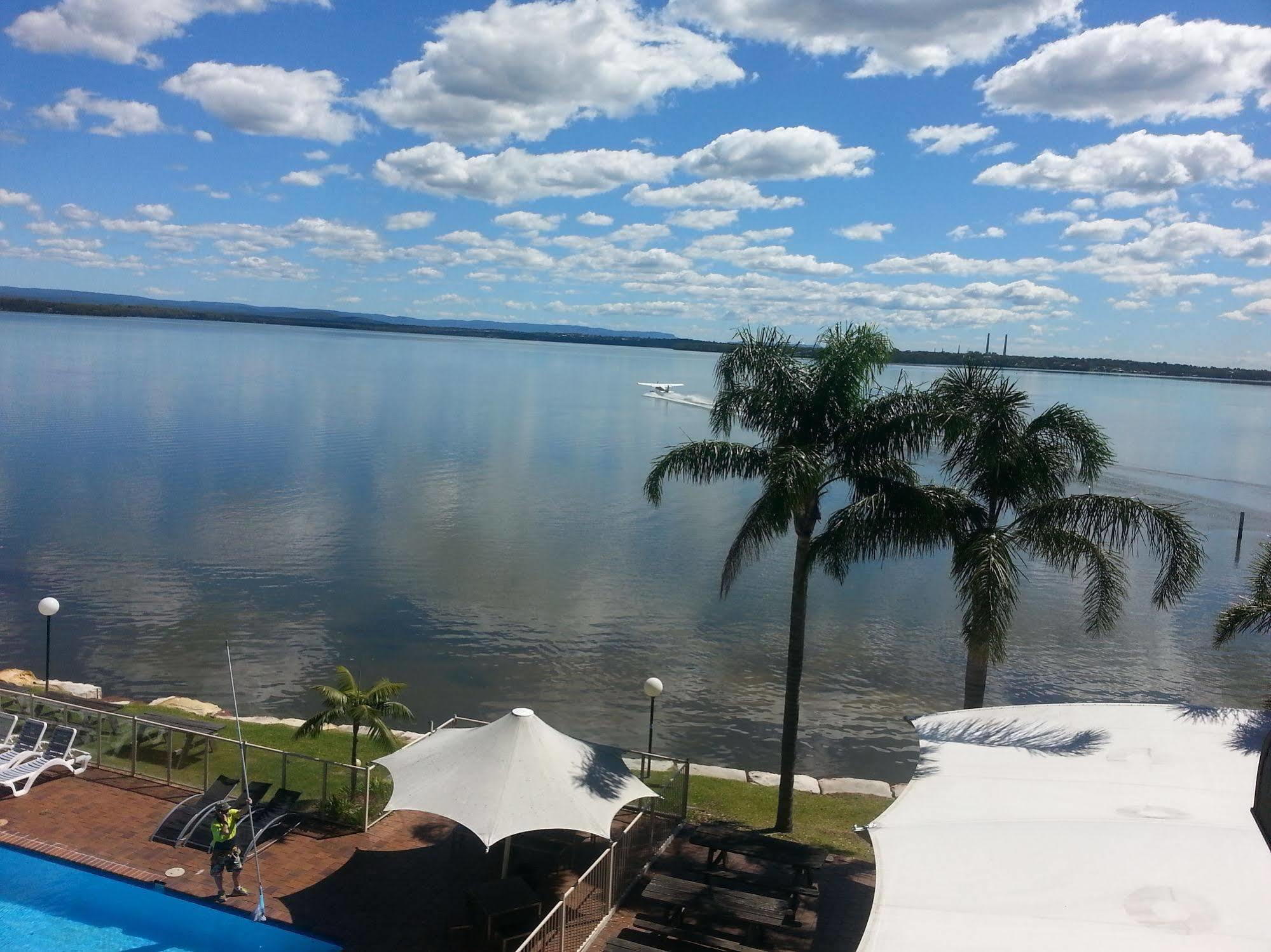 The Beachcomber Hotel & Resort, Ascend Hotel Collection Toukley Exteriér fotografie View of the Iguape River