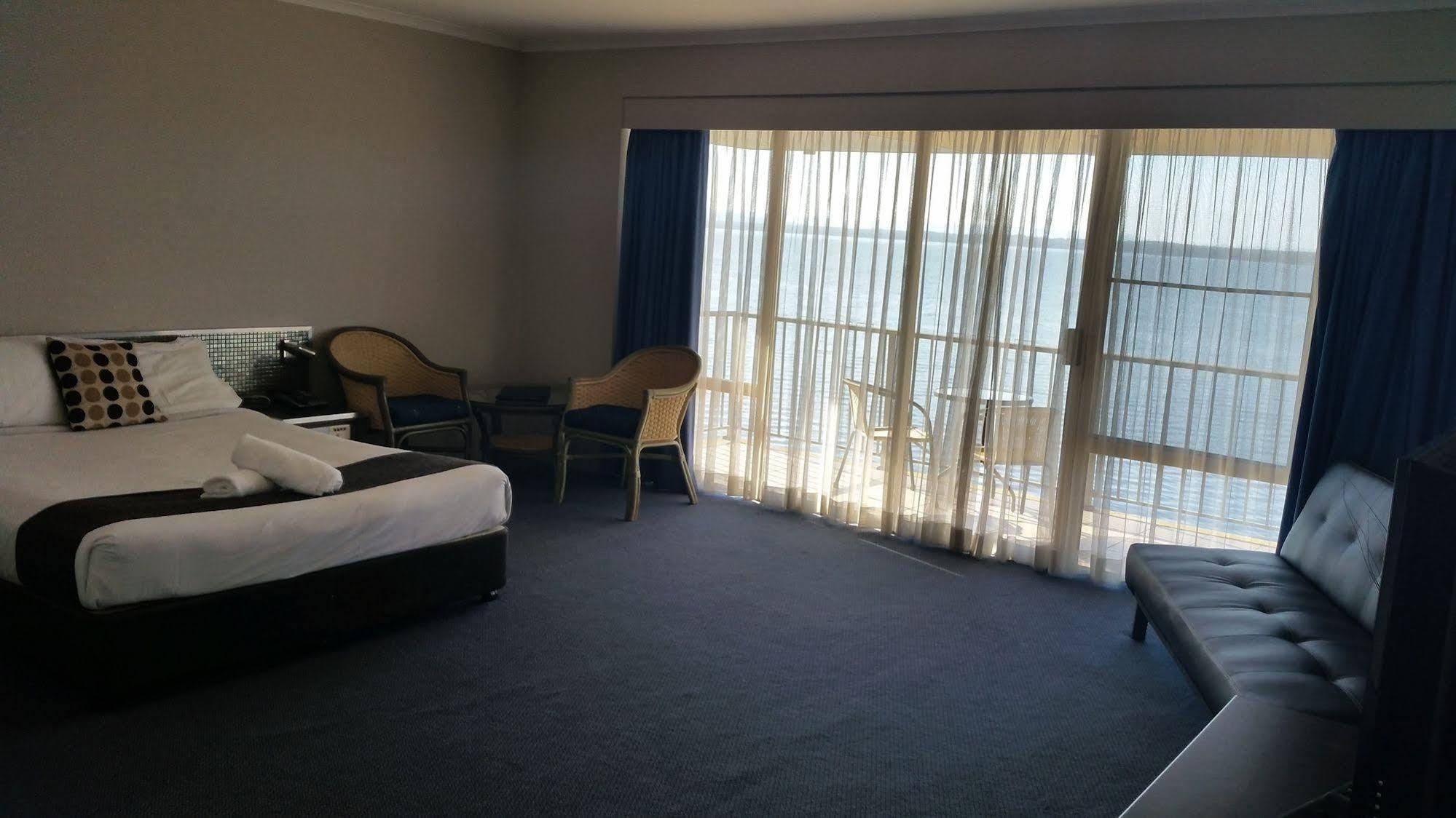 The Beachcomber Hotel & Resort, Ascend Hotel Collection Toukley Exteriér fotografie A room at the hotel